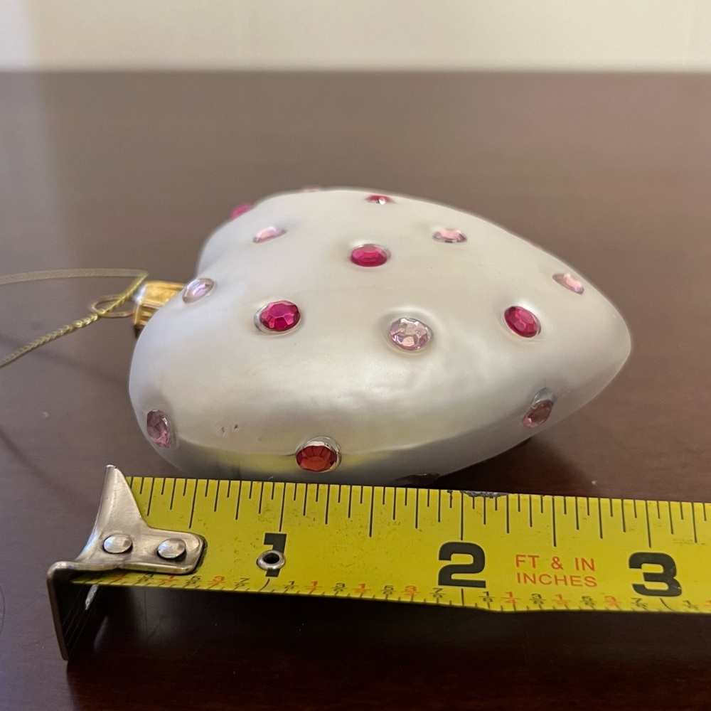 Betsey Johnson beaded heart Christmas or Valentine’s Day ornament white & pink - Picture 11 of 13